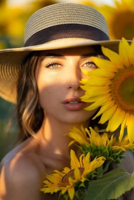 girl in sunflowers