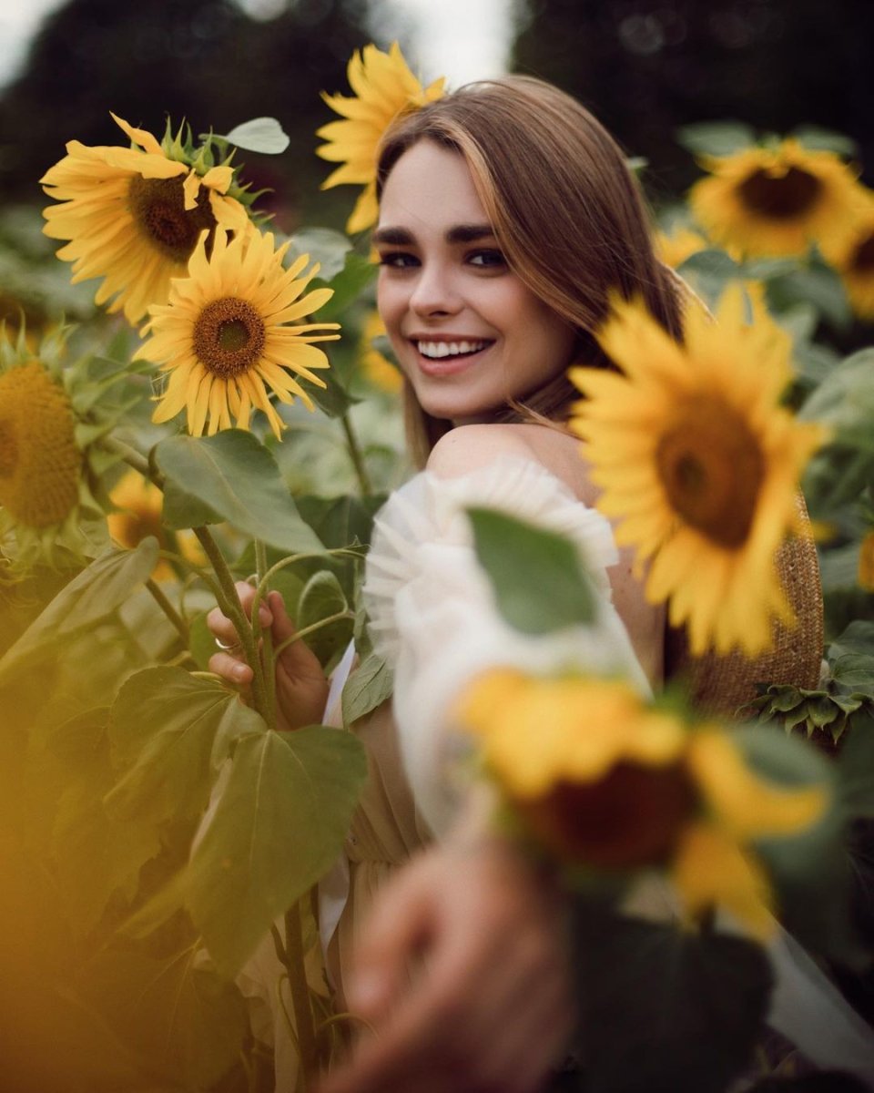 girl in sunflowers — фото 4